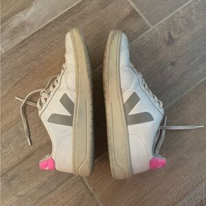 VEJA sneakers with pink